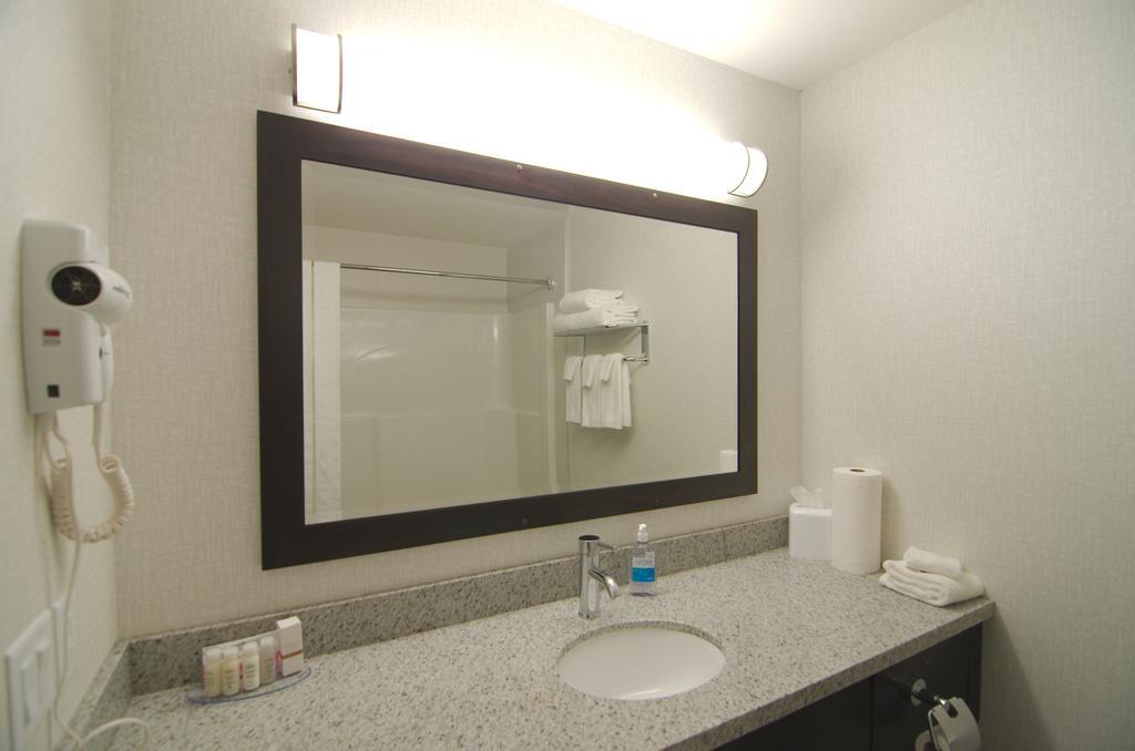 Paradise Inn&Suites Redwater Ruang foto