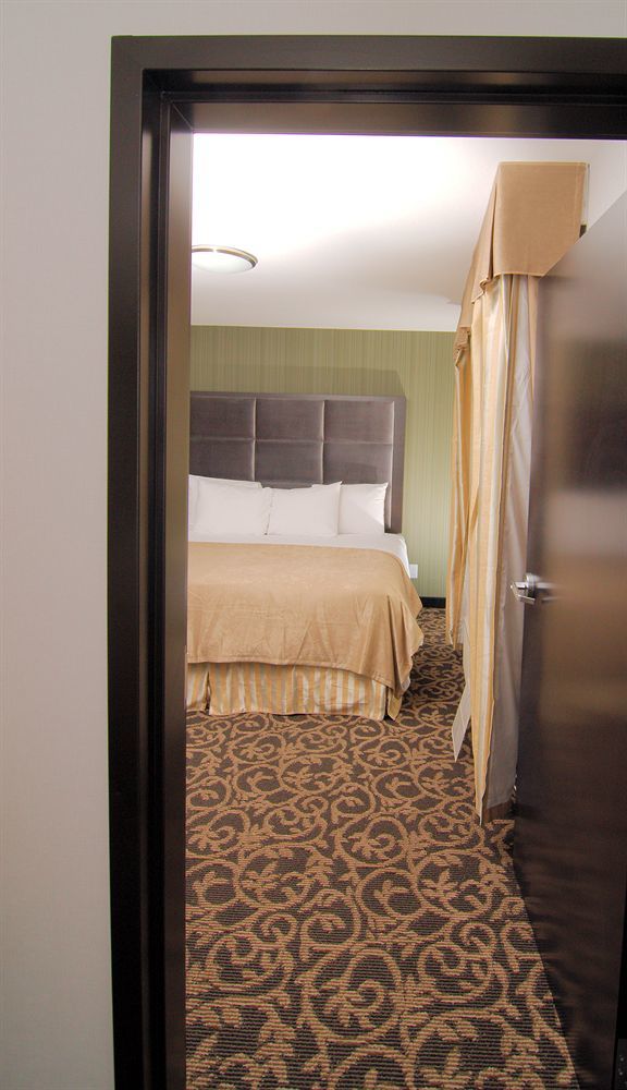 Paradise Inn&Suites Redwater Bagian luar foto