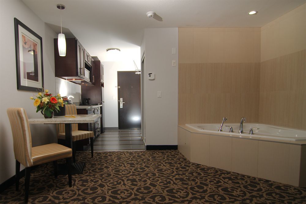 Paradise Inn&Suites Redwater Bagian luar foto